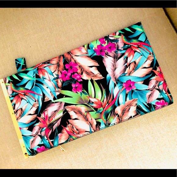 Take me away clutch bag with gold hardware - Picture 1 of 4